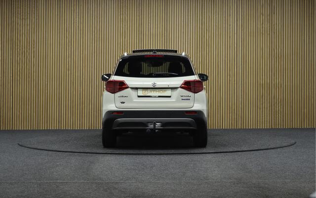 Suzuki VITARA 1.4 Boosterjet Style Rhino Edition Smart Hybrid | Trekhaak | Panorama dak | Leder | Navigatie