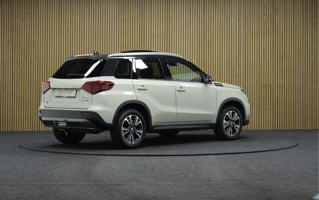 Suzuki VITARA 1.4 Boosterjet Style Rhino Edition Smart Hybrid | Trekhaak | Panorama dak | Leder | Navigatie