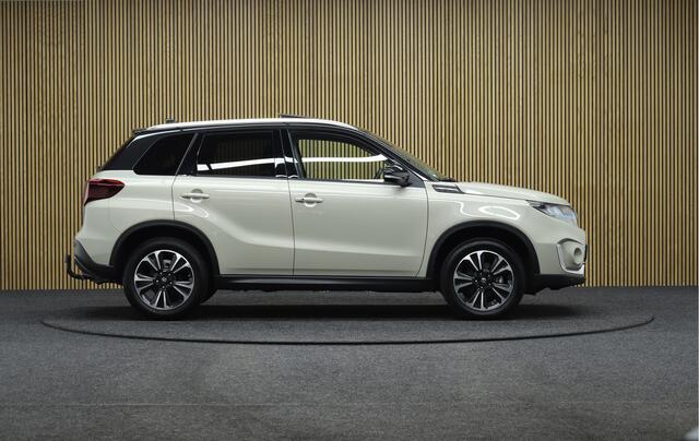 Suzuki VITARA 1.4 Boosterjet Style Rhino Edition Smart Hybrid | Trekhaak | Panorama dak | Leder | Navigatie