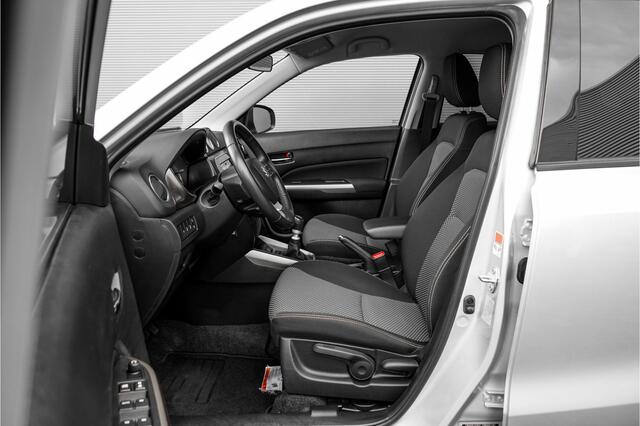 Suzuki VITARA 1.4 Boosterjet Hybrid 140PK Navi Camera