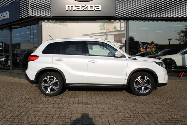 Suzuki VITARA 1.6 High Executive , Automaat, Trekhaak, Half Leder, Stoelverwarming, Clima, Navi, Adap. Cruise, PDC, Camera, Schuif/kanteldak, LMV 17 Inch