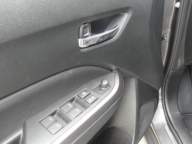 Suzuki VITARA 1.4 Boosterjet Select Smart Hybrid Navigatie, Apple CarPlay, Android Auto, Stoelverwarming, Achteruitrij-camera, Climate Control, Adaptive Cruise Control.