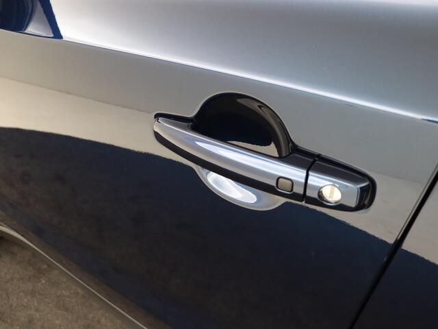 Suzuki VITARA 1.4 Boosterjet Style Hybrid | Sunroof | Parkeersensoren Voor & Achter | Suede met Leder | Pano / Sunroof