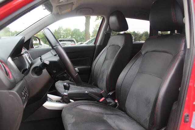 Suzuki VITARA 1.4 S Allgrip / Trekhaak / Camera / Navigatie / 17'' / Keyless / Stoelverwarming / Cruise control adaptief