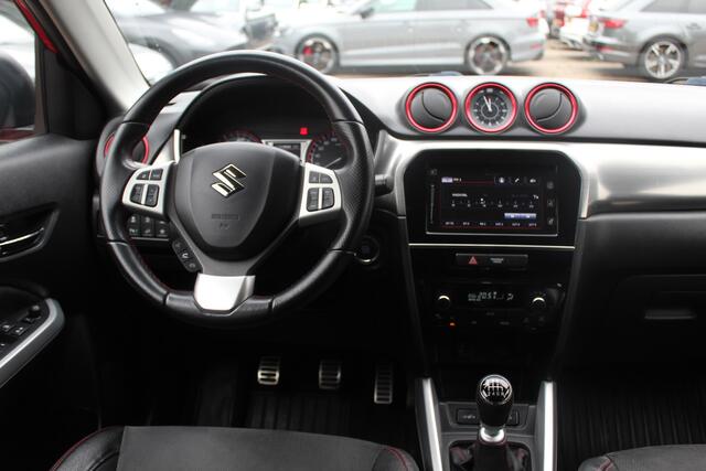Suzuki VITARA 1.4 S Allgrip / Trekhaak / Camera / Navigatie / 17'' / Keyless / Stoelverwarming / Cruise control adaptief