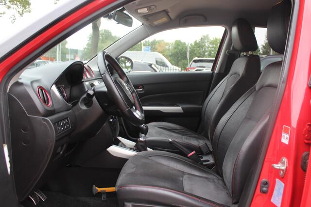 Suzuki VITARA 1.4 S Allgrip / Trekhaak / Camera / Navigatie / 17'' / Keyless / Stoelverwarming / Cruise control adaptief