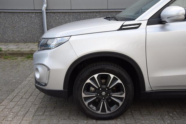 Suzuki VITARA 1.4 Boosterjet Style Smart Hybrid | Fabrieksgarantie | Lederen bekleding | Parkeersensoren |