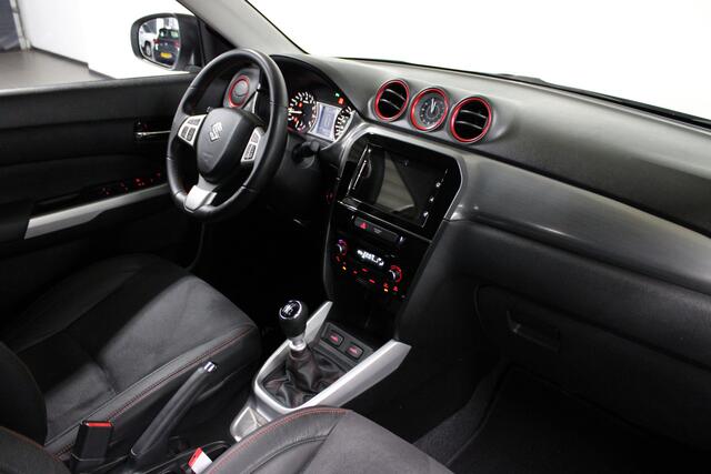 Suzuki VITARA 1.4 S / Navi / Camera / Keyless / Stoelverwarming / Afneembare trekhaak /