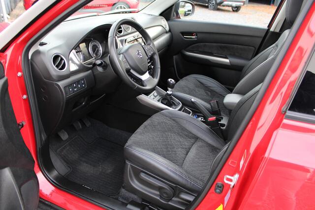 Suzuki VITARA 1.4 Boosterjet Style Smart Hybrid , All-Seasonbanden, Panodak, Dealer onderhouden, Stijl uitvoering!