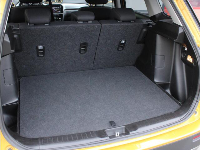 Suzuki VITARA 1.4 Boosterjet Select Trekhaak, Multimediasysteem, Cruise en Climate Control, Stoelverwarming, Navigatie