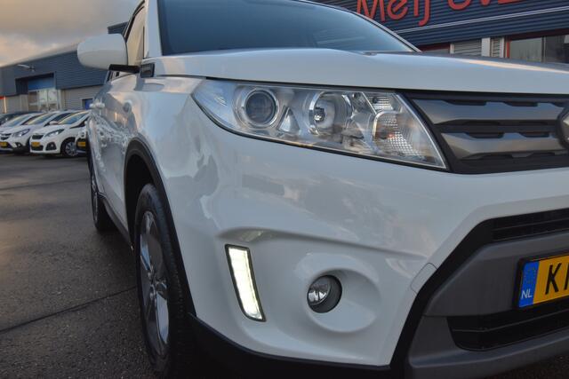 Suzuki VITARA 1.6 Exclusive Allgrip 4X4 , TREKHAAK , A UITRIJ CAM , CLIMATR , CR CONTR , NAVI VIA APP ,