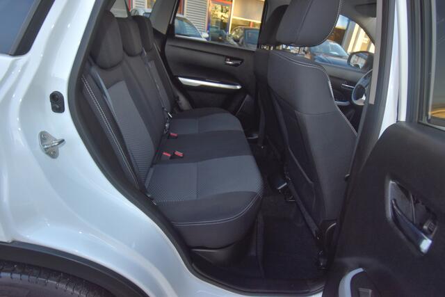 Suzuki VITARA 1.6 Exclusive Allgrip 4X4 , TREKHAAK , A UITRIJ CAM , CLIMATR , CR CONTR , NAVI VIA APP ,