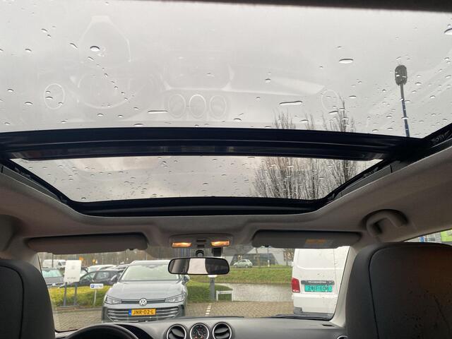 Suzuki VITARA 1.6 High Executive | Automaat | Trekhaak | Pano Dak | Navi | Clima |