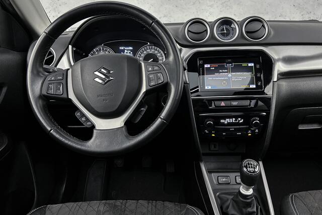 Suzuki VITARA 1.4 Boosterjet Style Smart Hybrid | Trekhaak | LED | Half lederen bekleding