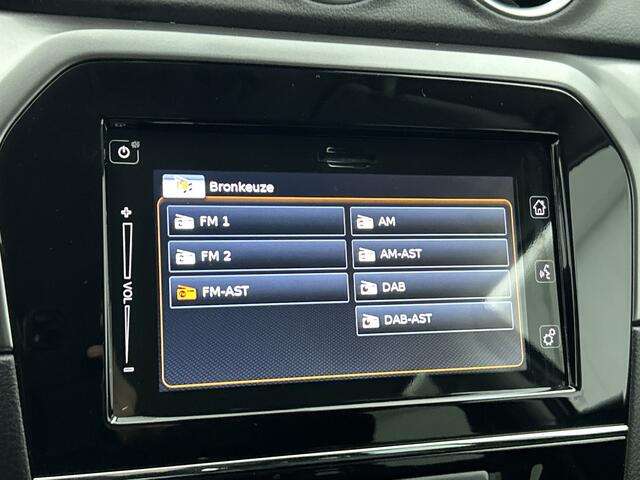 Suzuki VITARA 1.4 Boosterjet Smart Hybrid Select 1500kg trekgewicht | Metaallak | Stoelverwarming | Parkeercamera | LM-Velgen | Donker Getinte Achterruiten |