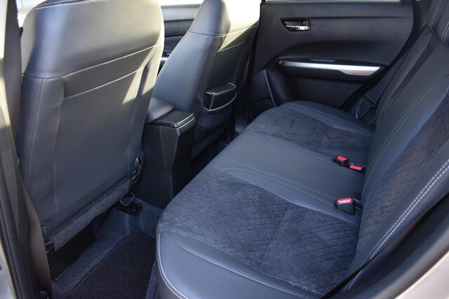 Suzuki VITARA 1.5 Hybrid Style APPLECARPLAY EN ANDROID AUTO | 1E EIGENAAR | LAGE KM STAND | SENSOREN V+A | RIJHULPSYSTEMEN | DEALER ONDERHOUDEN | SCHUIFKANTELDAK | LM VELGEN |CLIMATE EN CRUISE CONTROL |