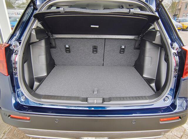 Suzuki VITARA 1.4 BOOSTERJET STYLE HYBRID AUTOM. Beschikbaar! | Tot 10 JAAR GARANTIE! | Inclusief ¤ 1.750,- Voorraad Voordeel