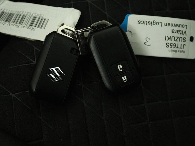 Suzuki VITARA 1.5 Hybrid Style Allgrip | All Grip | Automaat | Apple Carplay / Android Auto (Navigatie) | Parkeersensoren rondom | Lederen bekleding | Keyless Entry |