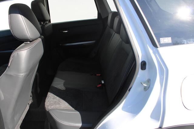 Suzuki VITARA 1.5 Hybrid Style Automaat, All-seasons, Panoramadak, Stijl Uitvoering!