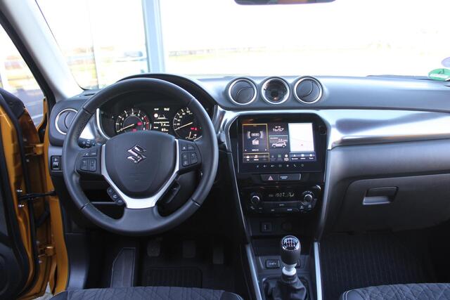 Suzuki VITARA 1.4 Boosterjet Style Smart Hybrid NL Auto/Trekhaak/Pano/TwoTone