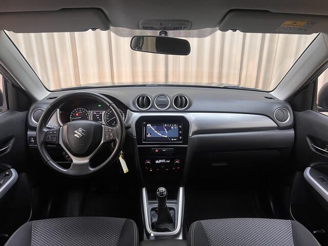 Suzuki VITARA 1.6 Comfort *Afn. Trekhaak* Navigatie / Cruise / Camera / ECC-Clima / 17" LMV / Dakspoiler / Privacy Glass