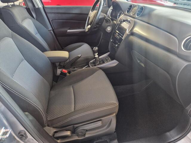 Suzuki VITARA 1.4 Boosterjet Select Smart Hybrid 18.700 KM | All season banden | Navigatie