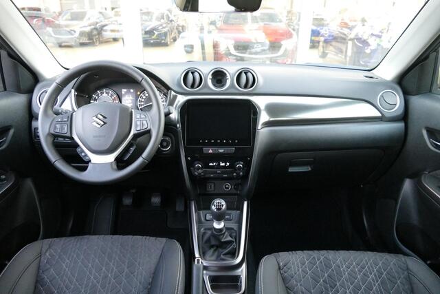 Suzuki VITARA 1.4 Boosterjet Smart Hybrid Style | Voorraad auto | Snel rijden | Foto's ter illustratie |