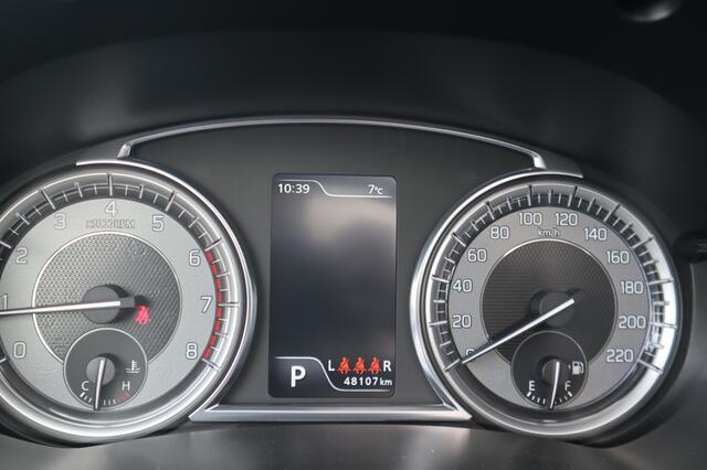 Suzuki VITARA 1.4 Boosterjet Stijl Automaat | Pano dak | Treeplanken | Adaptiv