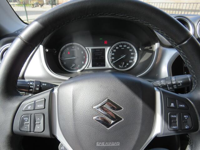 Suzuki VITARA 1.6 Exclusive Allgrip * Rijklaarprijs incl. garantie * Trekhaak * Navigatie * Camera * 4x4 * Lichtmetalen velgen *