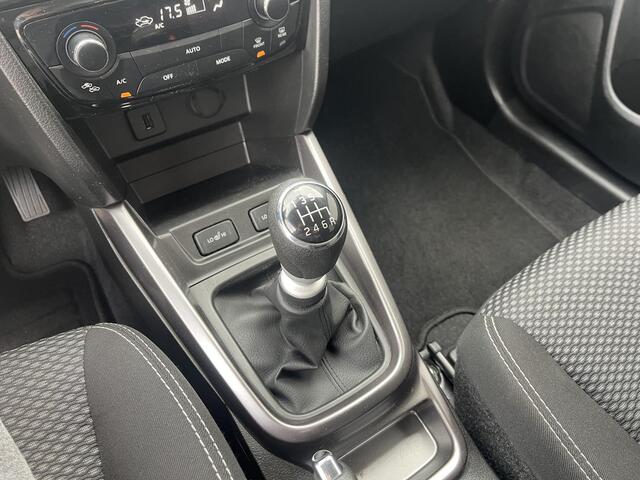 Suzuki VITARA 1.4 Boosterjet Style Smart Hybrid / Navigatie / Voorstoelen verwarmd / Trekhaak (1200 KG) / Achteruitrij camera / Cruise control adaptief