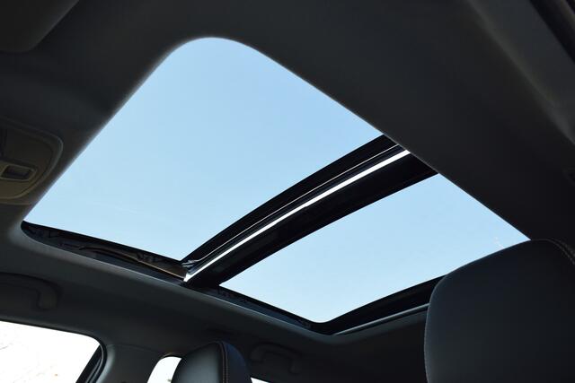 Suzuki VITARA 1.4 Boosterjet Style Smart Hybrid | Trekhaak | Camera | Sensoren | Stoelverwarming | Tot 10Jr. Suzuki-Garantie