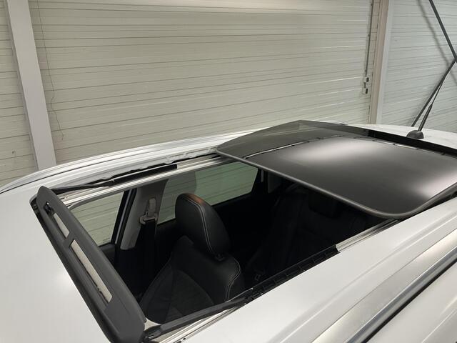 Suzuki VITARA 1.4 Boosterjet Stijl / Dealer Onderhouden / Elektrisch Schuif/Kanteldak / Half Lederen Bekleding / Navigatie / Stoelverwarming / Camera / Climate Control / Adaptive Cruise Control /