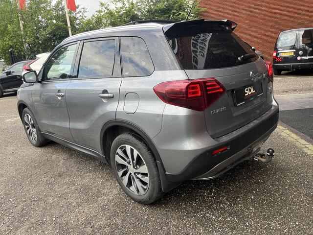 Suzuki VITARA 1.5 Hybrid Style AllGrip // SCHUIF-KANTELDAK // LEDER-ALCANTARA // AFN. TREKHAAK // ADAPT. CRUISE // KEYLESS // CAMERA //