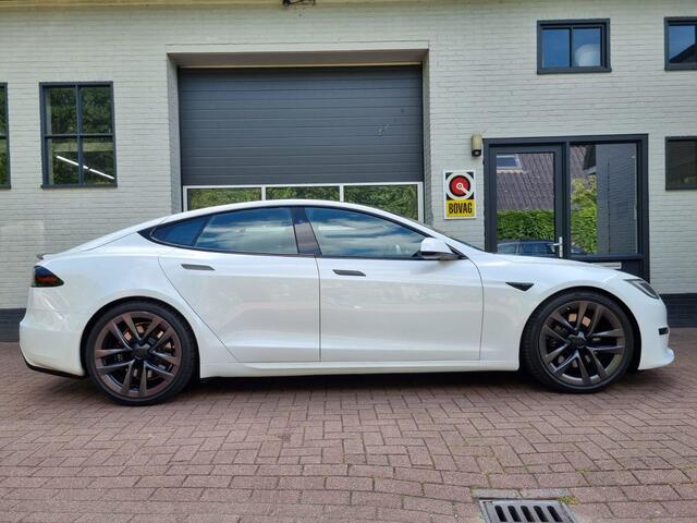 Tesla MODEL S Long Range / Auto Pilot HW 4.0 / 21" Arachnid / Plaid spoiler