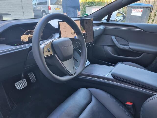 Tesla MODEL S Long Range / Auto Pilot HW 4.0 / 21" Arachnid / Plaid spoiler