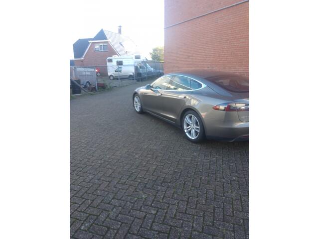 Tesla MODEL S motors 70D Base