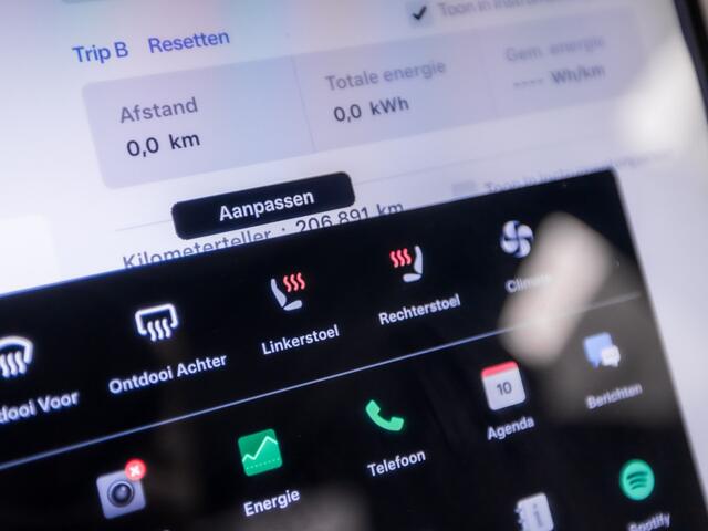 Tesla MODEL S 75D Base 334Pk (PANORAMADAK, LUCHTVERING, ZWART HEMEL, ELEK SPORTSTOELEN, STOELVERWARMING, 360 CAMERA, ADAPTIVE CRUISE, KEYLESS, ELEK ACHTERKLEP, NIEUWSTAAT)