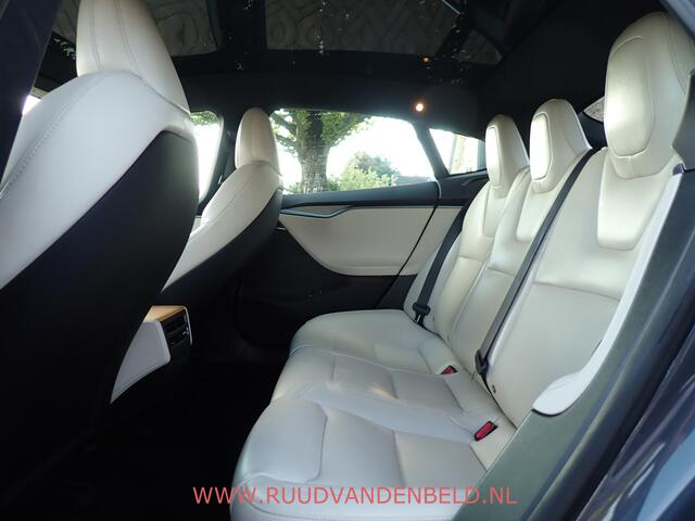 Tesla MODEL S Long Range / CCS / AUTOPILOT / PANODAK