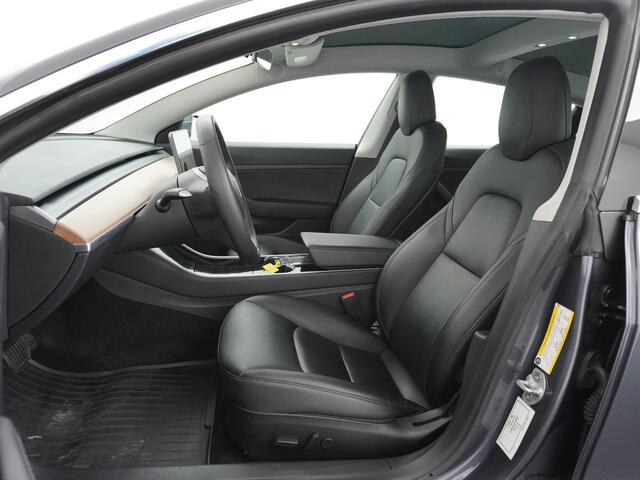 Tesla Model 3 RWD SR+ 60kWh 325PK 19" FSD-3 Computer AutoPilot Leder PanoDak Adaptive-Cruise Lmv 18" Camera's Elektr.-Stuur+Stoelen+Spiegels+Geheugen+Easy-Entry+Verwarmde stoelen Park assistent PDC WIFI Lane-Assist Speed-Assist Navi LED Comfortstoelen ACC DAB Voorverwa