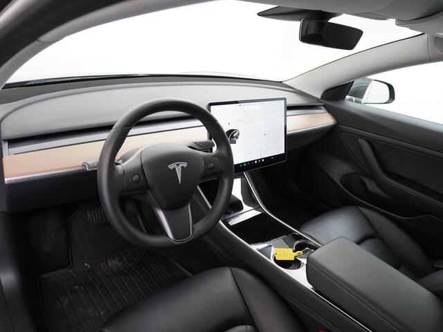 Tesla Model 3 RWD SR+ 60kWh 325PK 19" FSD-3 Computer AutoPilot Leder PanoDak Adaptive-Cruise Lmv 18" Camera's Elektr.-Stuur+Stoelen+Spiegels+Geheugen+Easy-Entry+Verwarmde stoelen Park assistent PDC WIFI Lane-Assist Speed-Assist Navi LED Comfortstoelen ACC DAB Voorverwa