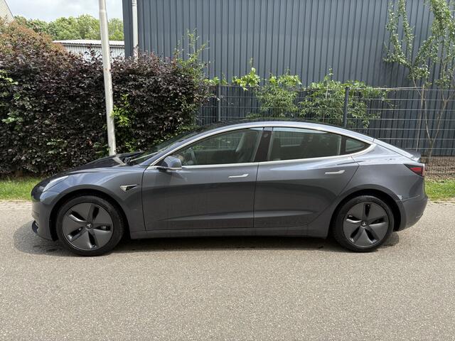 Tesla Model 3 Standard RWD Plus 60 kWh / LEER / PANORAMADAK / AUTOPILOT / 145DKM! / INCL BTW