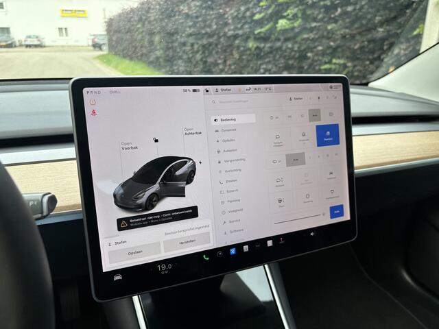 Tesla Model 3 Standard RWD Plus 60 kWh / LEER / PANORAMADAK / AUTOPILOT / 145DKM! / INCL BTW