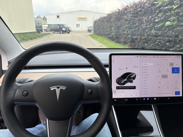 Tesla Model 3 Standard RWD Plus 60 kWh / LEER / PANORAMADAK / AUTOPILOT / 145DKM! / INCL BTW