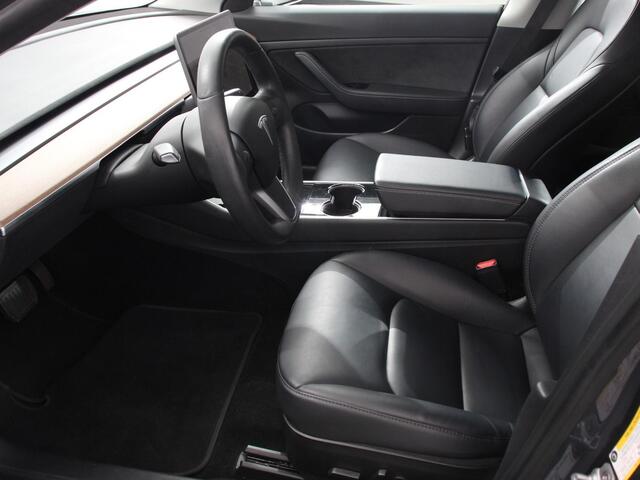 Tesla Model 3 Standard RWD Plus 60 kWh | Leder | Navigatie | PDC VA | Camera | 19" LM Velgen