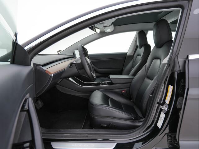 Tesla Model 3 Long Range AWD 75 kWh [ 3-Fase ] (INCL-BTW) Aut. *PANO | AUTO-PILOT | FULL-LEATHER | KEYLESS | FULL-LED | MEMORY-PACK | SURROUND-VIEW | DAB | CARPLAY | DIGI-COCKPIT | LANE-ASSIST | COMFORT-SEATS | 19"ALU*