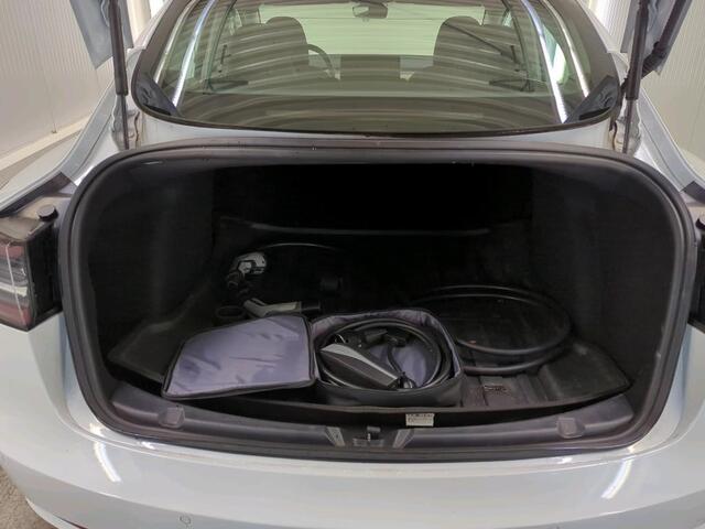 Tesla Model 3 Long Range AWD Dual | Autopilot | Panorama | Leder |