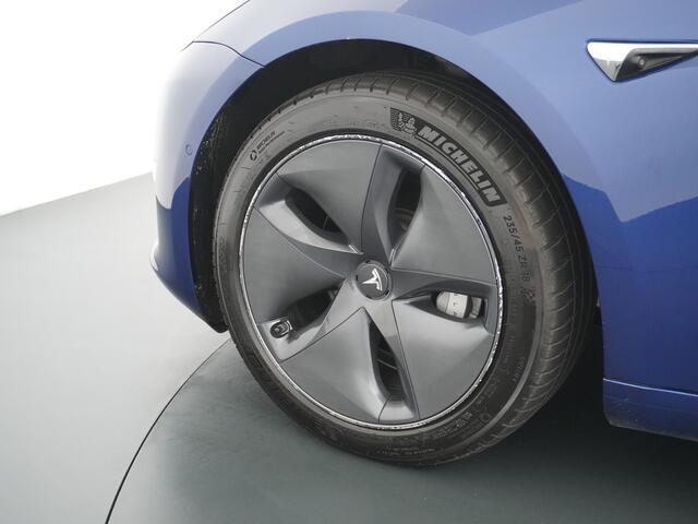 Tesla Model 3 Long Range AWD 75kWh 463PK FSD-3 Computer Premium Audio 4wd AutoPilot Panoramadak Camera's Leer Adaptive-Cruise-Control+Stop&Go Pdc-a+v Dual-Ecc Dual-Motor Keyless Lmv 18" Stoel en achterbank verwarming Electr.Stoelen+Memory+Easy-Entry WiFi 1e Eigenaar Or