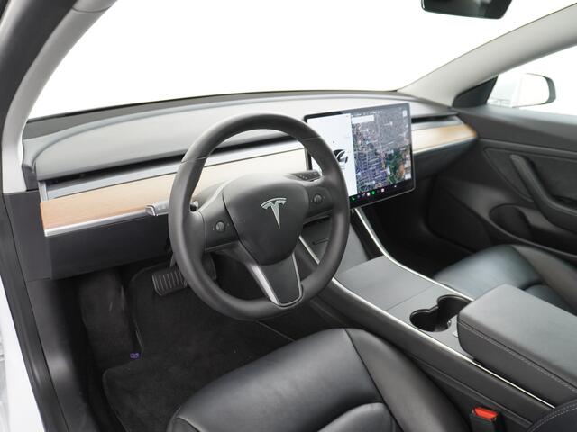 Tesla Model 3 RWD SR+ 60kWh 325PK FSD 3-Computer 18" AutoPilot Leder PanoDak Adaptive-Cruise Lmv Camera's Elektr.-Stuur+Stoelen+Spiegels+Geheugen+Easy-Entry+Verwarmde stoelen Park assistent PDC WIFI Lane-Assist Speed-Assist Navi LED Comfortstoelen ACC DAB Voorverwarmen