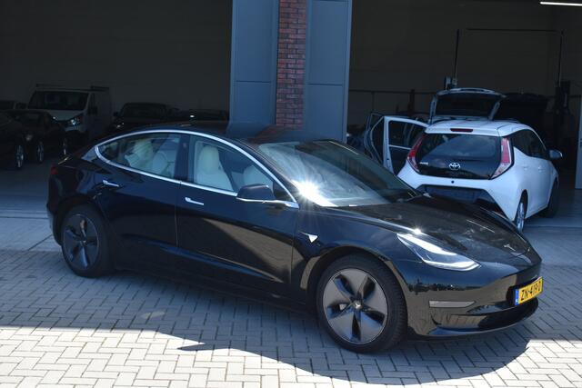 Tesla Model 3 Long Range AWD 75 kWh Wit Interieur