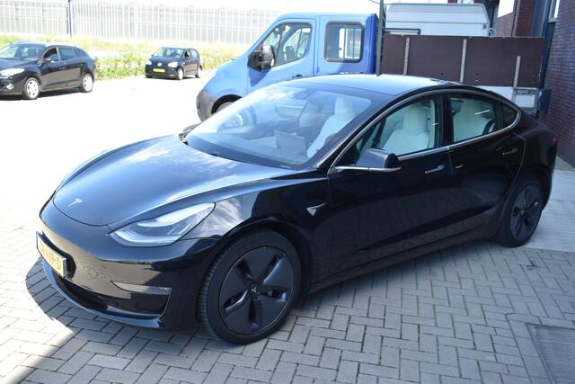 Tesla Model 3 Long Range AWD 75 kWh Wit Interieur